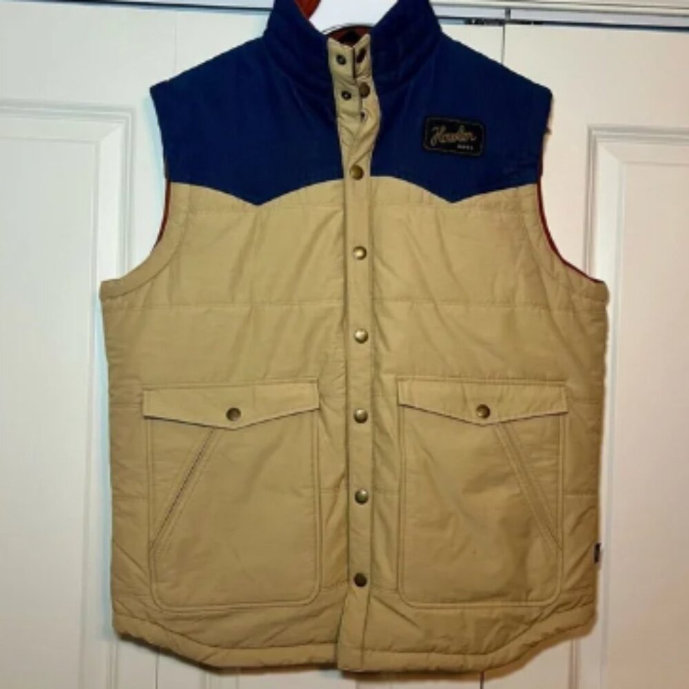 Howler Brother’s men’s Rounder Vest. Size medium.